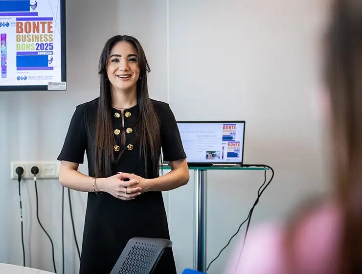 Julieta weet als geen ander hoe veelzijdig een opleiding in de financiële dienstverlening is - Summa