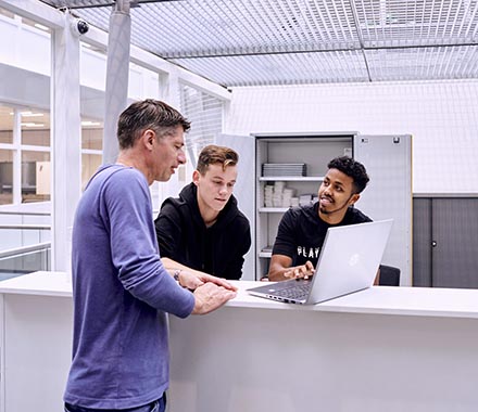 Summa College - laptop - kopen - aanschaffen - specificaties - welke laptop heb ik nodig