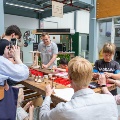 Kinderen leren en vermaken zich tijdens de High Tech Ontdekkingsroute 2024