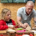 Kinderen leren en vermaken zich tijdens de High Tech Ontdekkingsroute 2024