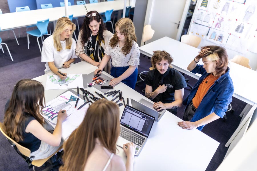 Summa College - Summa International Fashion: ‘We leren veel over de fashion industrie, maar vooral meer over elkaars cultuur’