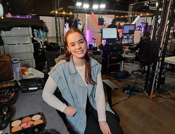 Summa College Anouk Kortooms liep mee met de NOS 2024 nieuws