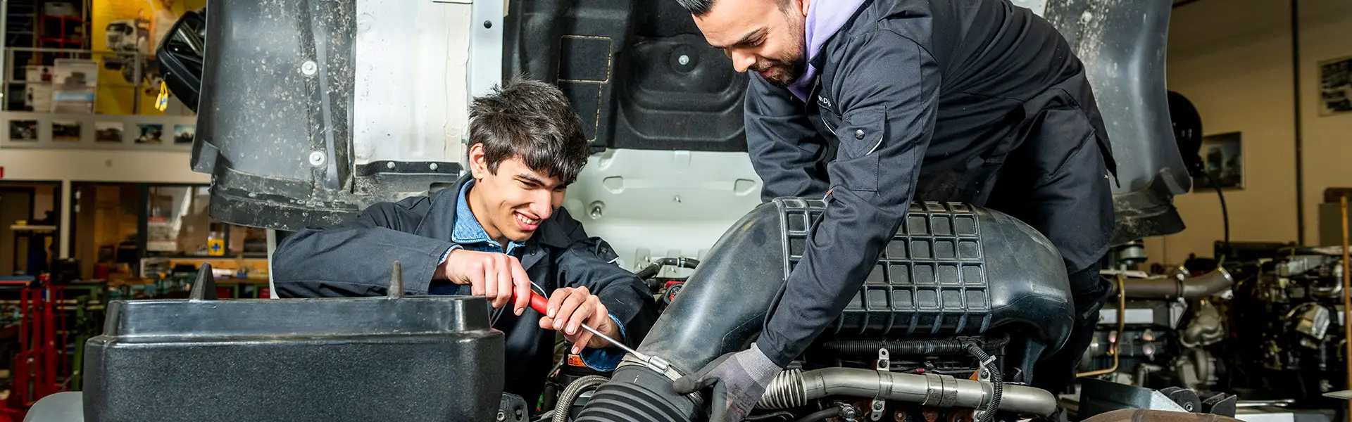 Summa College - Summa Automotive - Opleiding Basis technicus voertuigen Bedrijfsautotechnicus bbl
