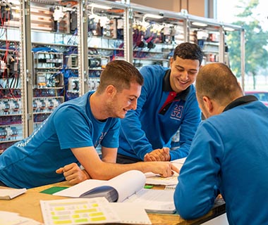 Summa College - Summa Elektro- & Installatietechniek - Opleiding Eerste monteur elektrotechnische systemen -bol