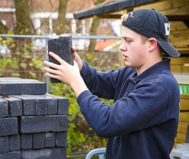 Summa College - Summa Plus - Entree - Assistent plant en groene leefomgeving bol